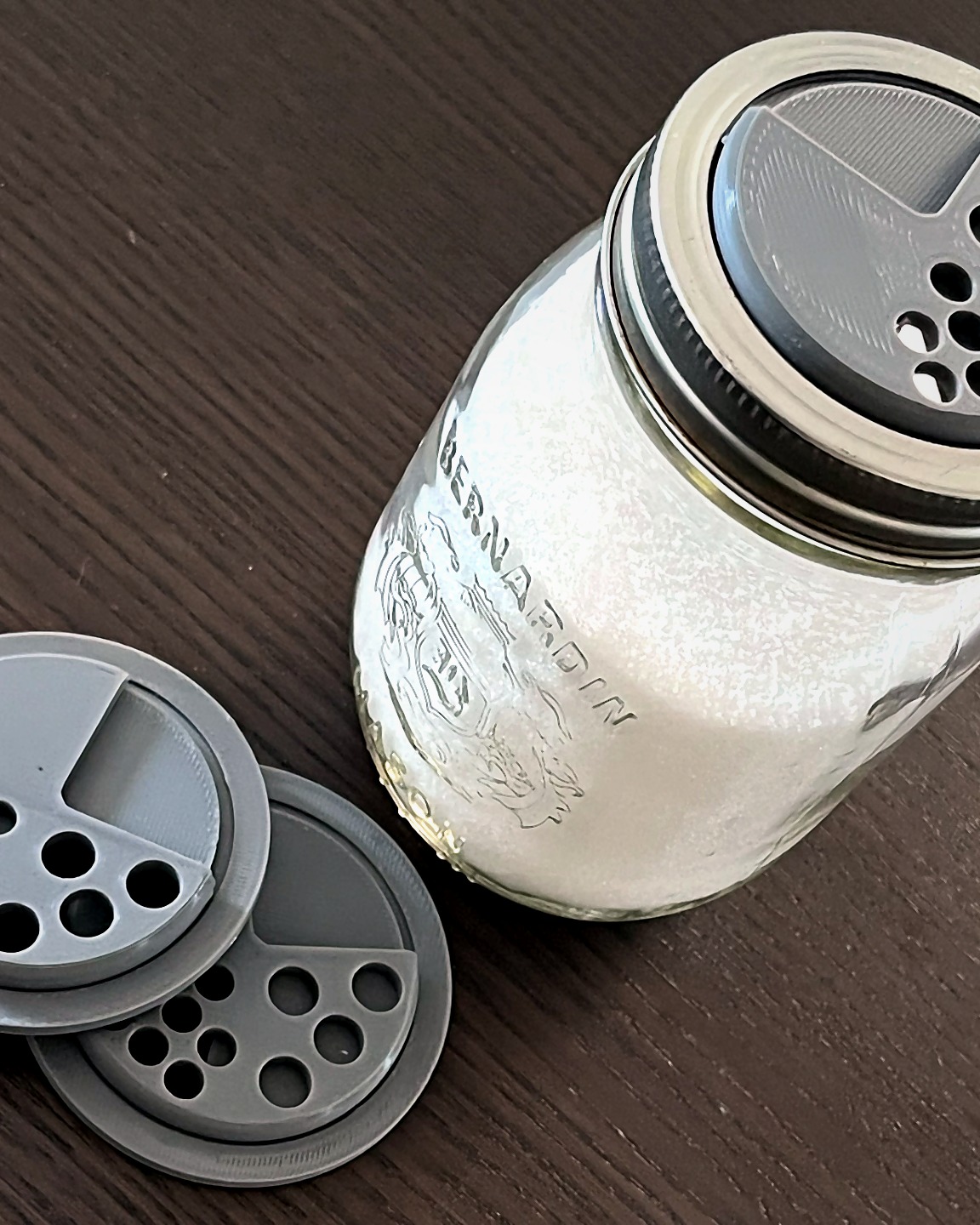 Photo Couvercle de bocal Mason à trois ouvertures