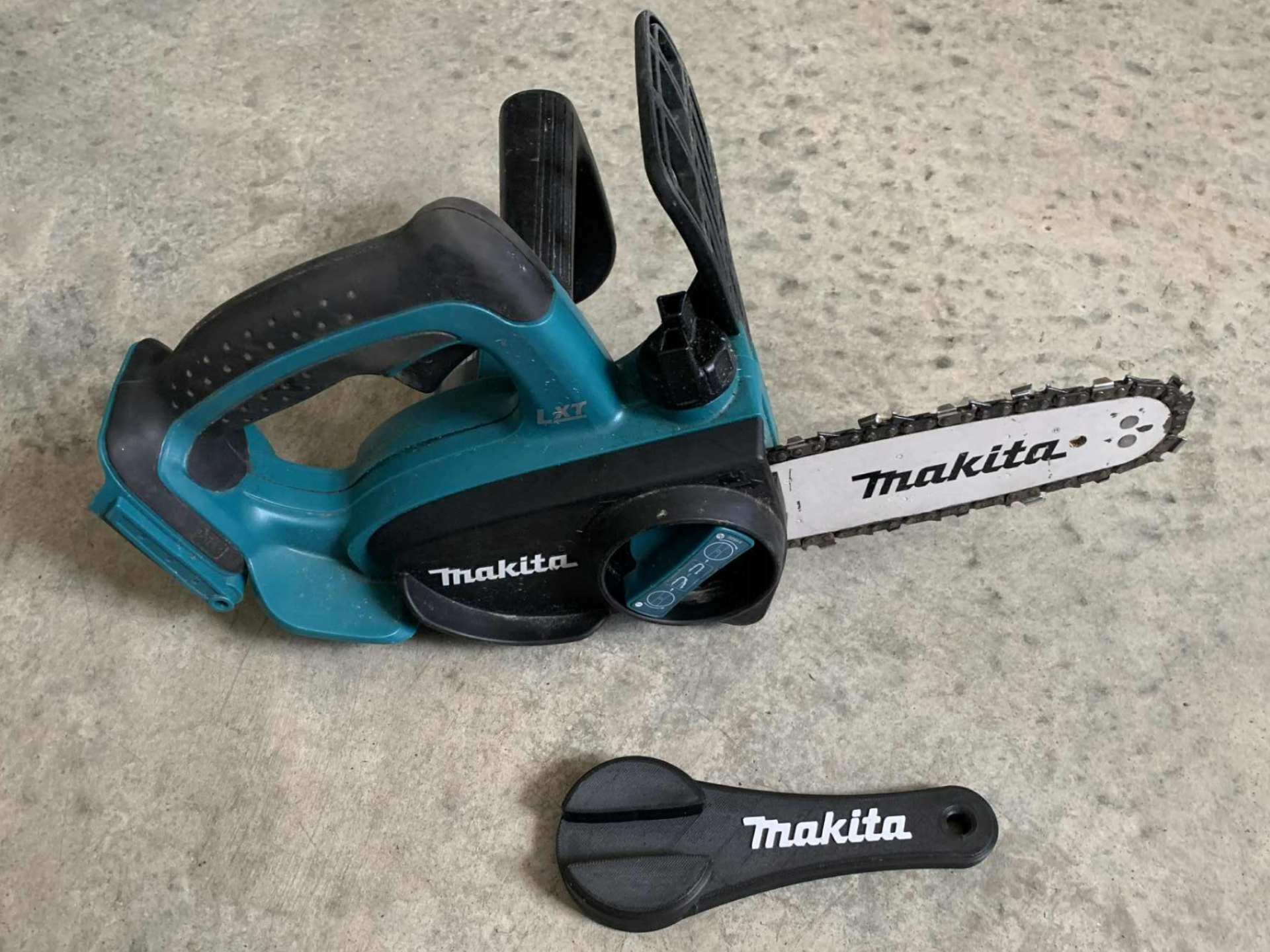 Photo Clé pour scie à chaîne Makita Duc122
